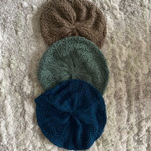 Set of 3 knit beanies